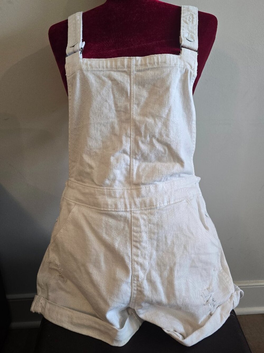 Denizen Levi's White Overall Shorts